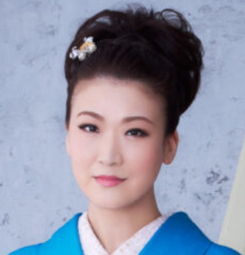 市川由紀乃